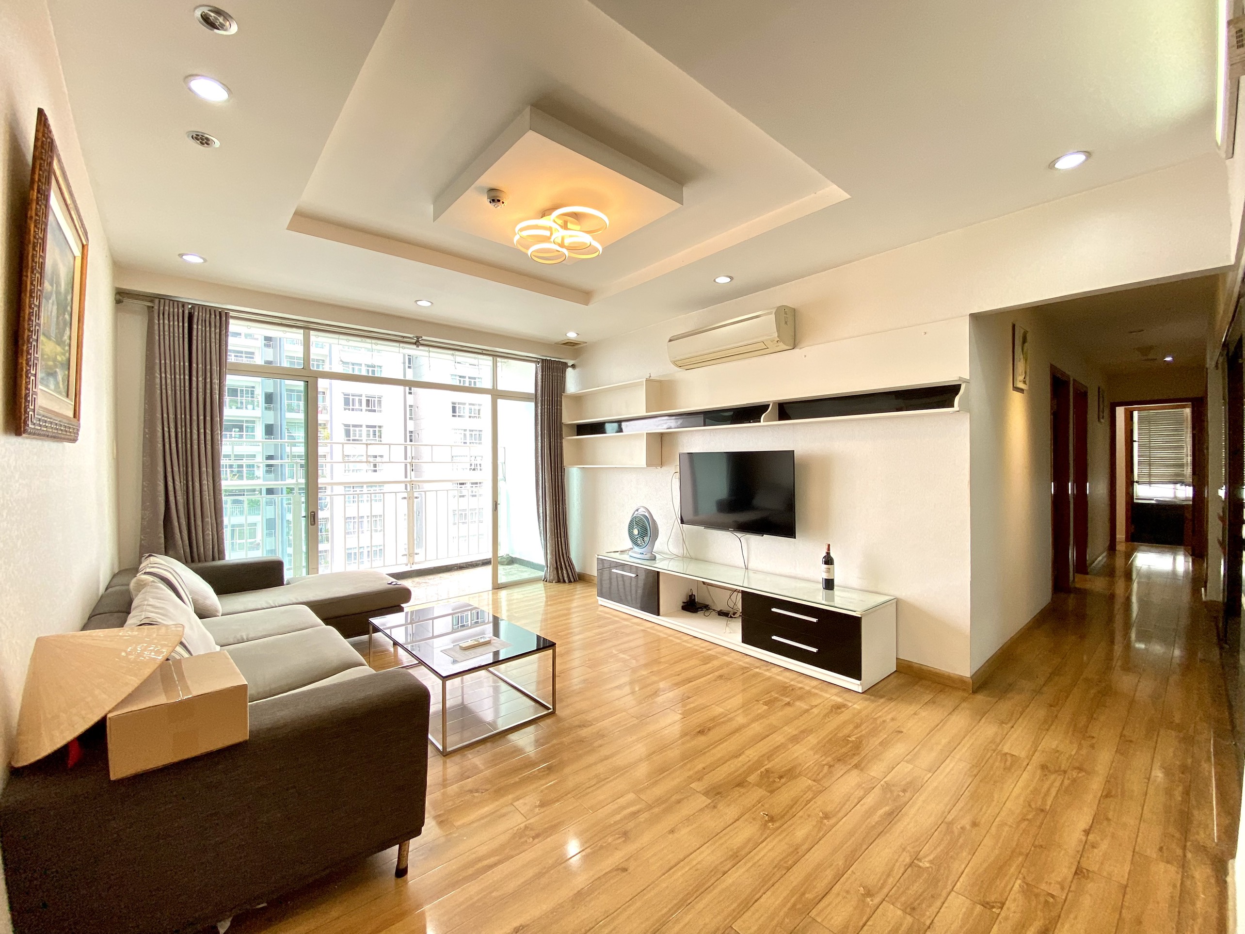 Bán căn 4 phòng ngủ 162 m2 lầu cao