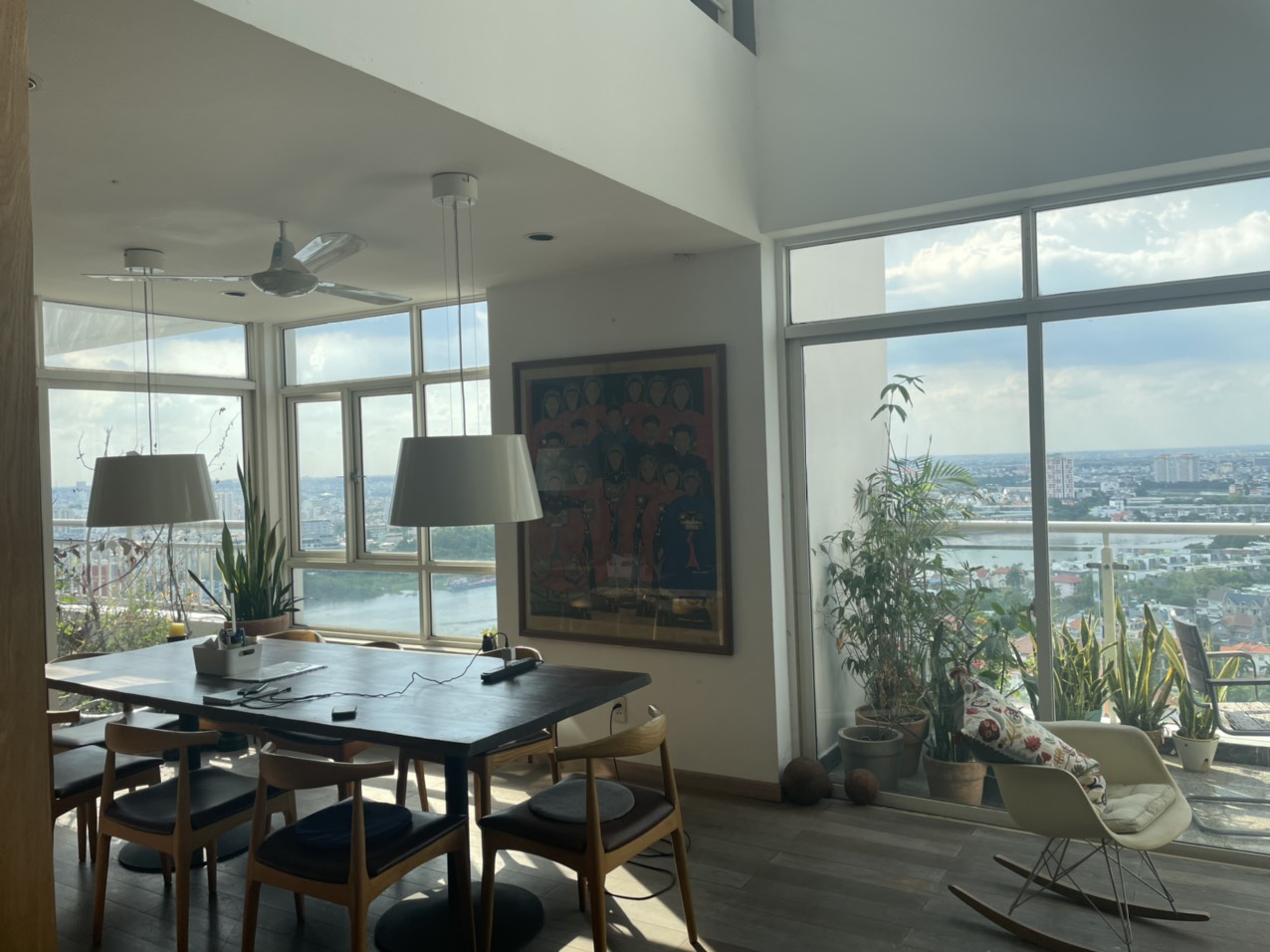 Bán căn Penthouse sửa lại phòng ngủ Quận 2
